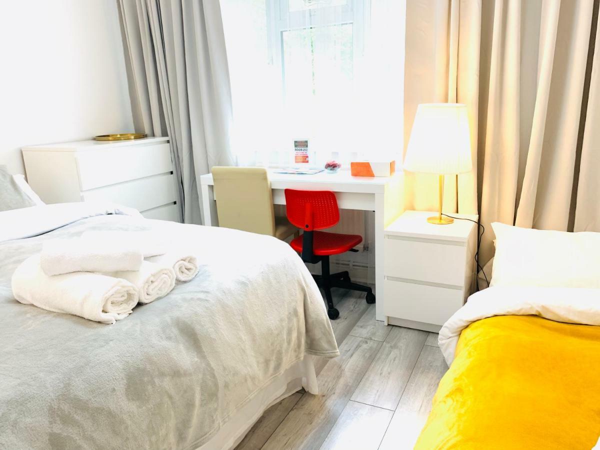 Al Iram Guest House 런던 외부 사진